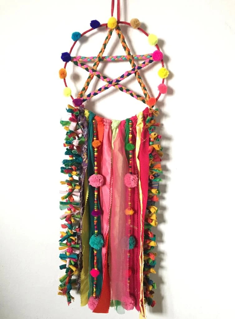 Use Me: Upcycled Star Dreamcatcher Hanging Party Prop Festive Decorative.